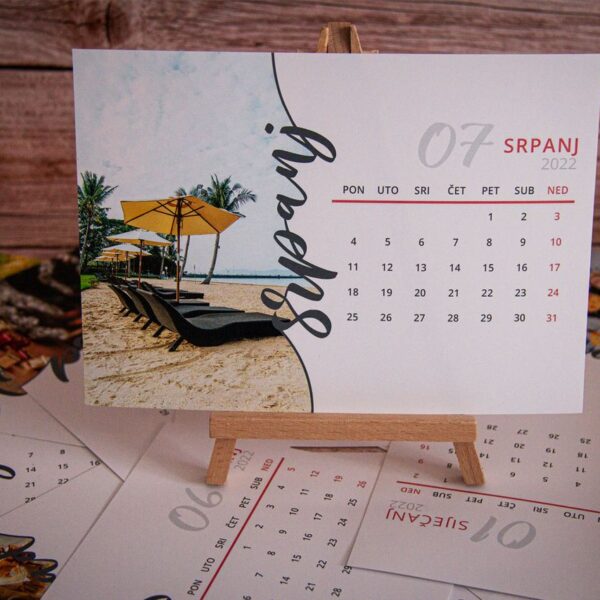 Woody Art Kalendar - personalizirani kalendar s fotografijama