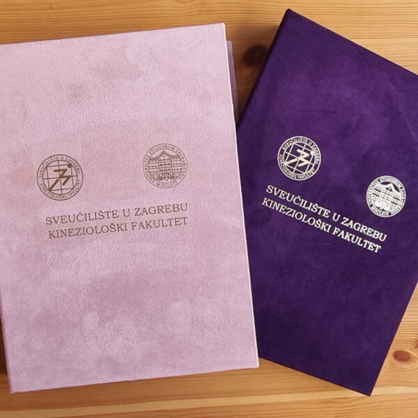 Poklon za diplomu 31 tvrdi uvez diplomskog rada